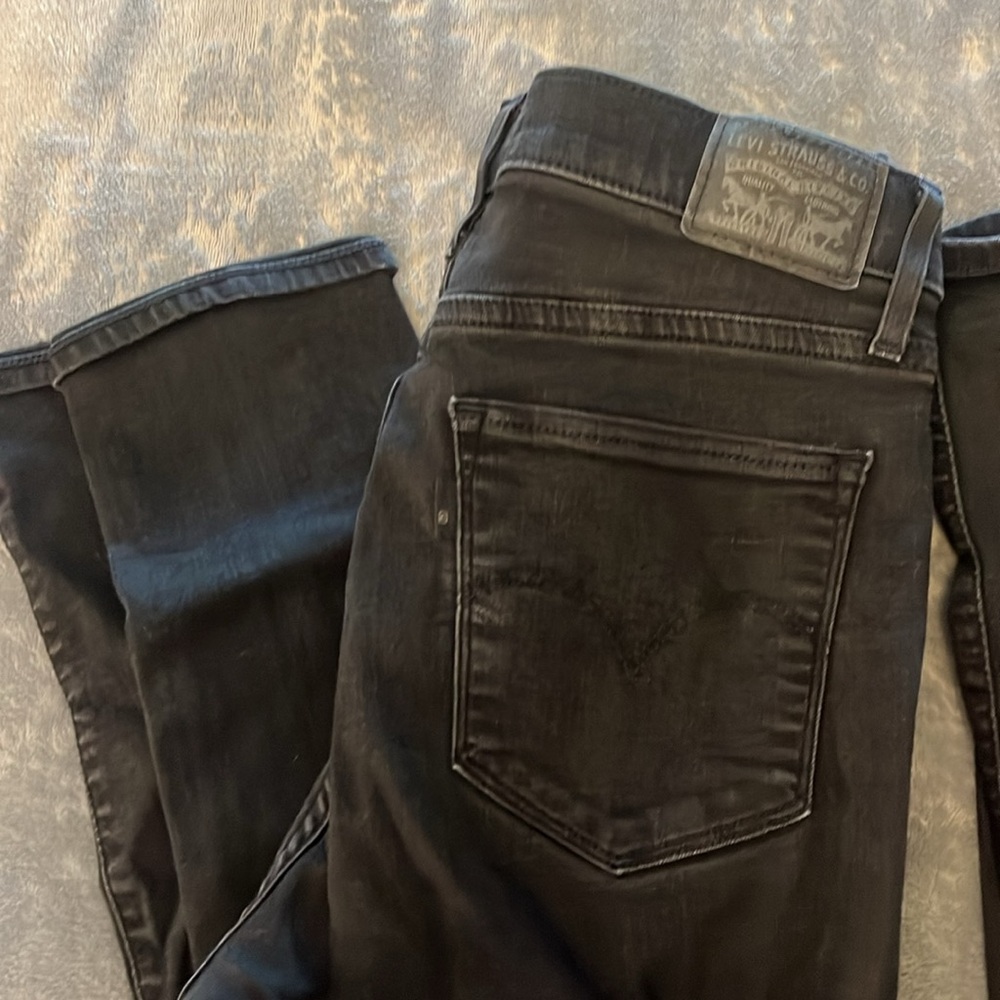 Two pair woman’s Levi’s 311 Shaping Skinny Jeggings - Picture 3 of 8